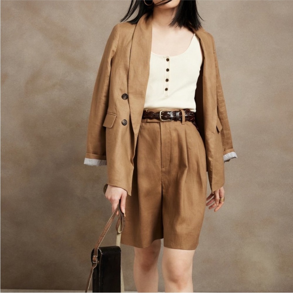 Banana Republic Lino Bermuda Short size 2 petite caramel color